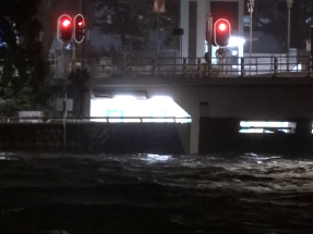 城門河水流上漲　警方封鎖河道旁行人路單車徑