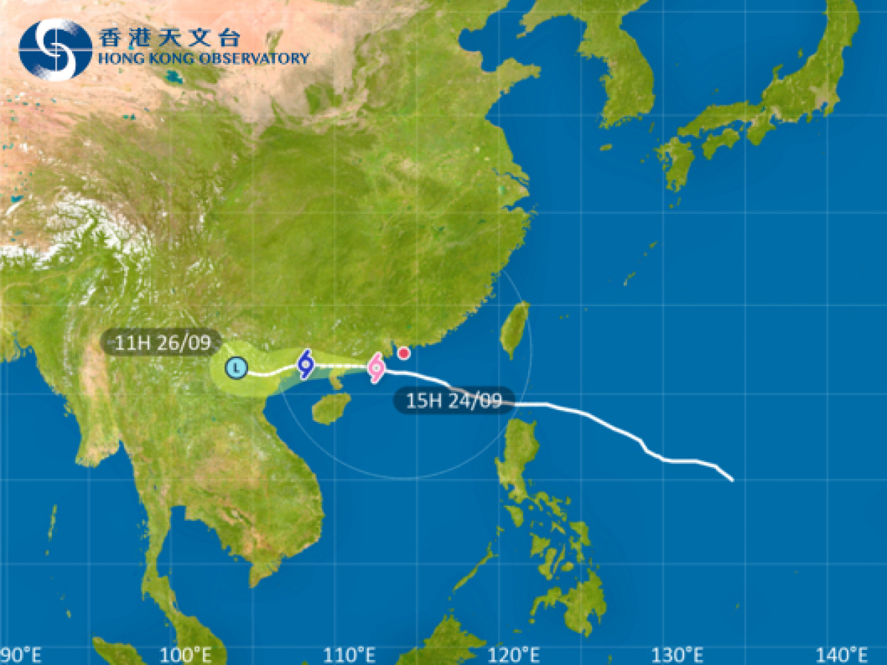 天文台表示，樺加沙正逐漸遠離香港，但烈風至暴風程度的東南風仍影響本港多處地區。（天文台圖片）