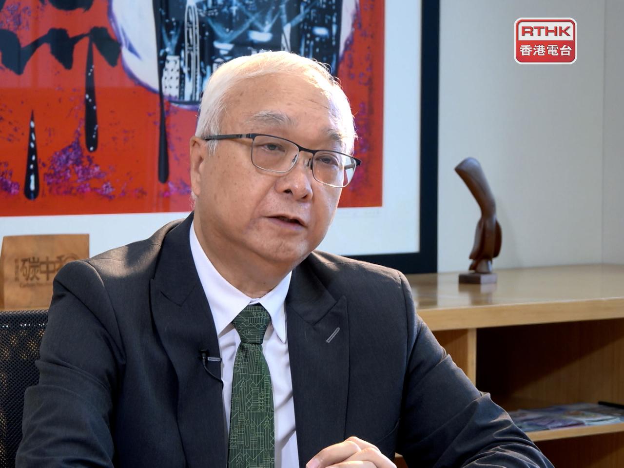謝展寰他強調垃圾收費是工具，現時政府並沒有決定取消，只是現階段考慮各種因素後繼續暫緩。（港台圖片）