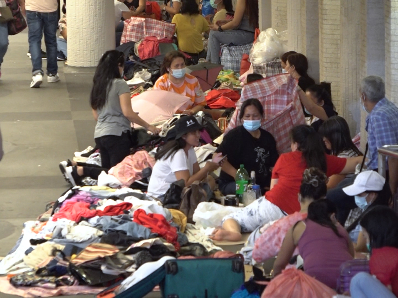 政府宣布，本港外傭「規定最低工資」將上調2.2%，由現時每月4990元增加至5100元。（港台圖片）