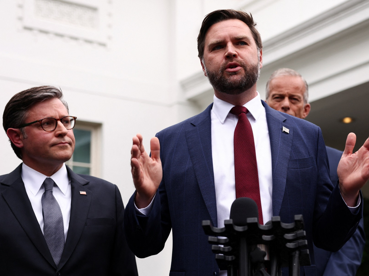 US Vice President JD Vance thinks the US is "headed for a shutdown" after a meeting between Trump and his Democratic Party opponents failed to bridge differences on government spending. Photo: Reuters