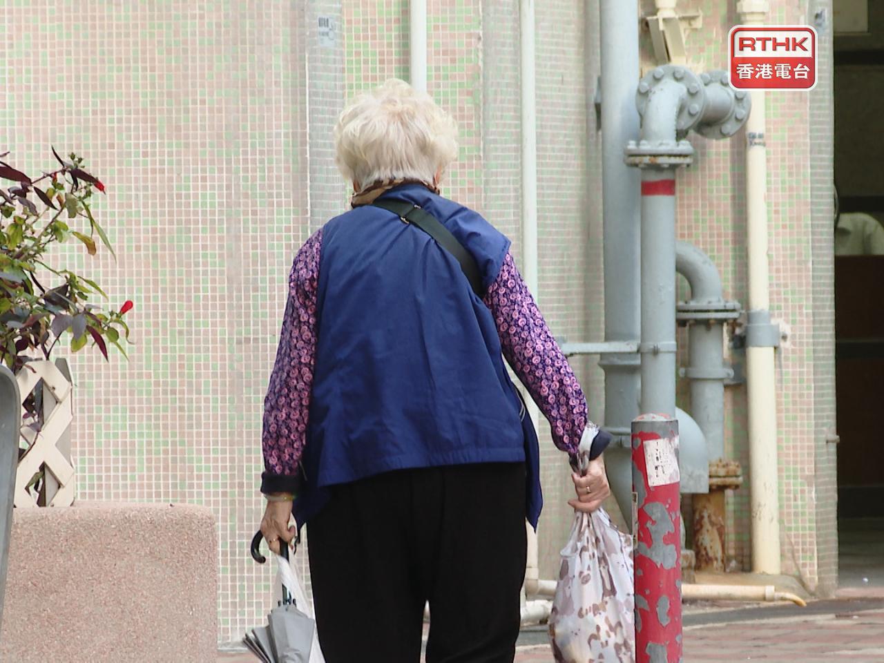 「綜援長者入住廣東院舍試驗計劃」下，每名合資格長者每月可獲港幣5000元資助，名額共1000個。（港台圖片）