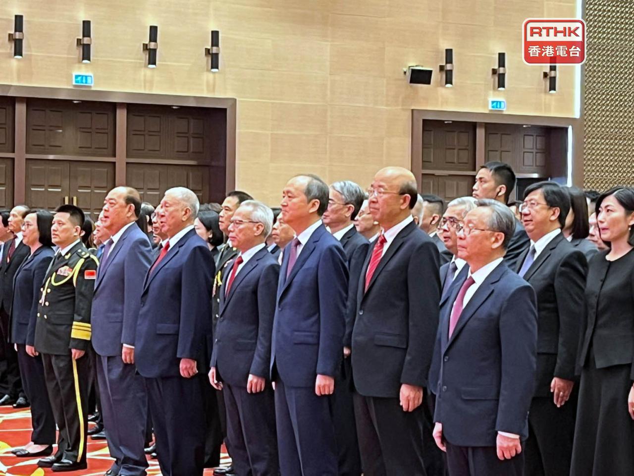 出席澳門國慶酒會的主禮嘉賓，包括全國政協副主席何厚鏵，澳門中聯辦主任鄭新聰等。（鄭月明攝）
