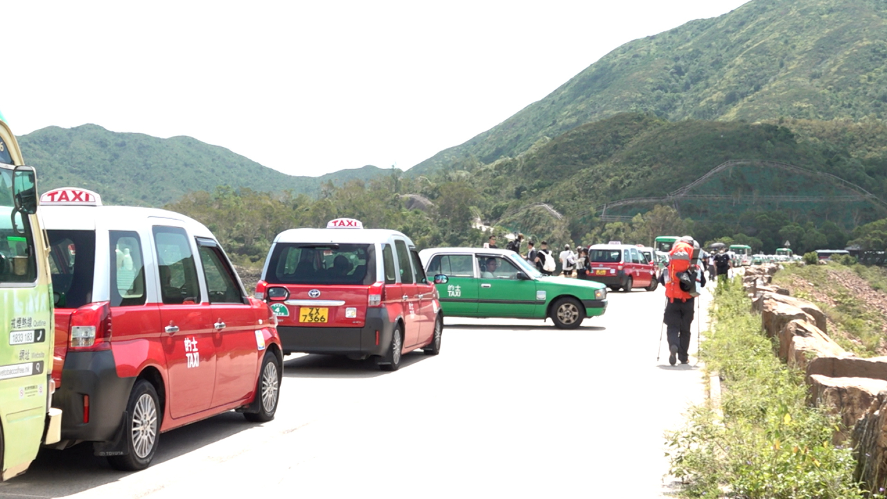 陳國基視察東壩後稱不少路段單線雙程行車　與警方研究改善