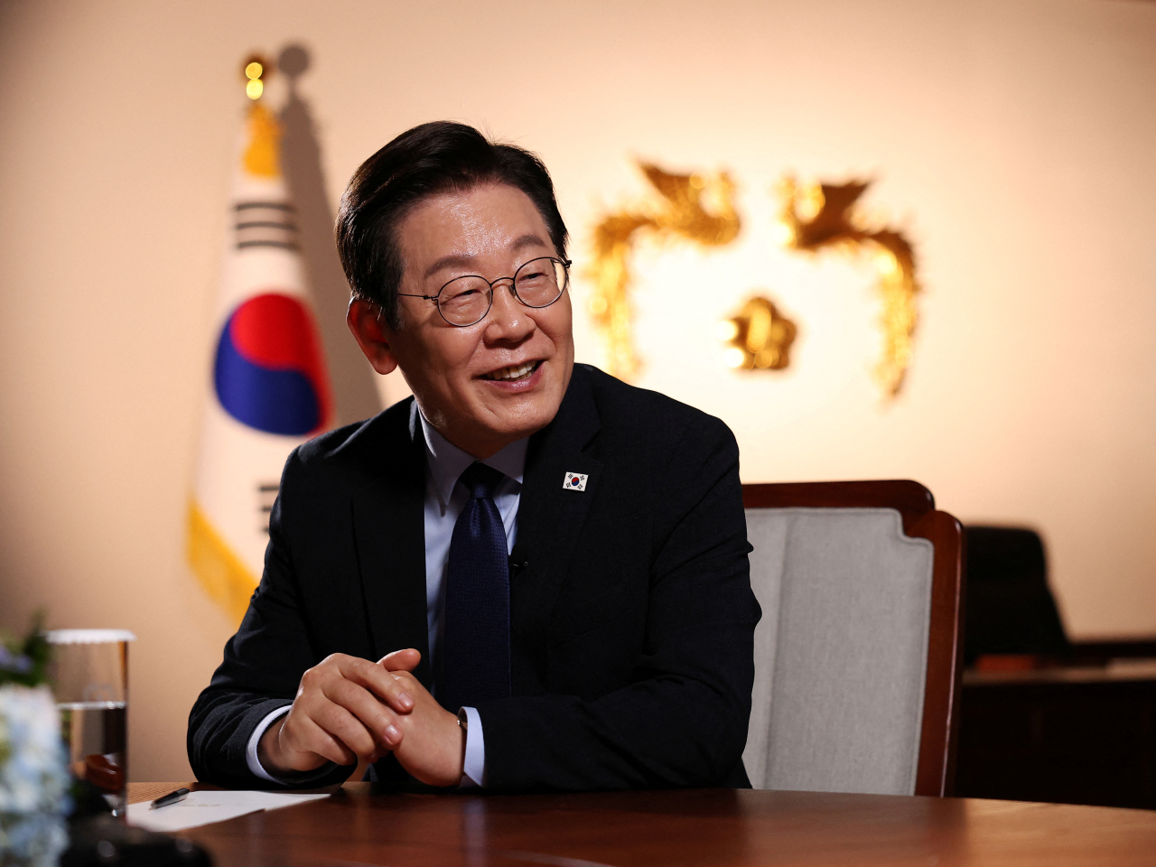 李在明指示有關部門盡快制定對策，全面管控威脅遊客安全的行為。（路透社資料圖片）