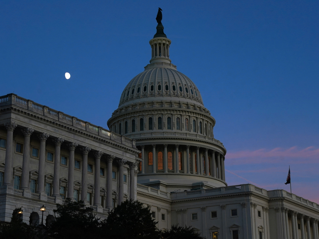 Trump said federal workers could be fired and projects cut if a government shutdown continues, stressing that it would be the Democrats' fault. Photo: Reuters