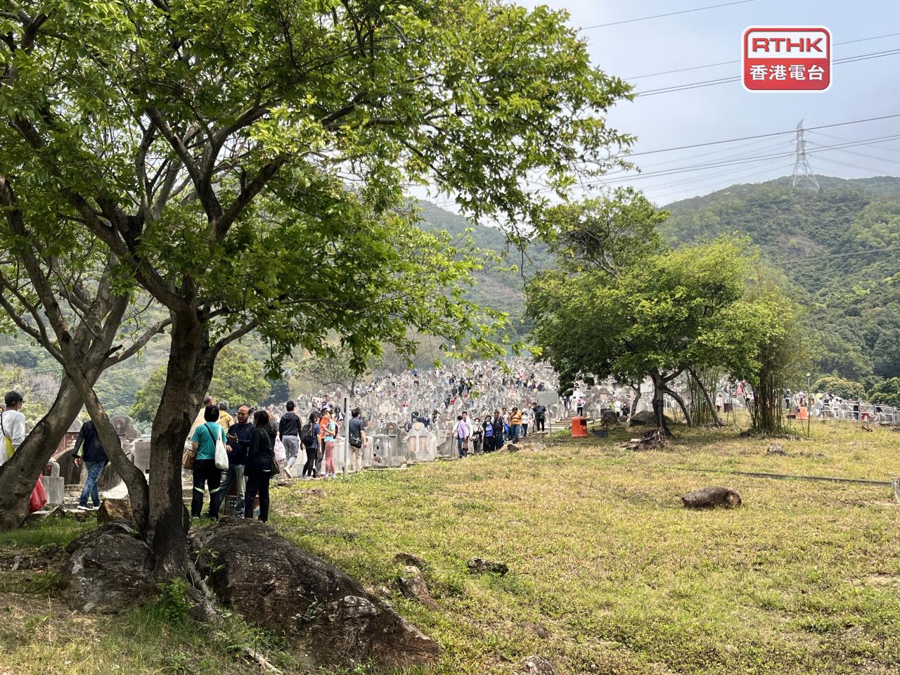 發言人提醒掃墓人士留意重陽節期間實施的特別交通措施。（港台圖片）