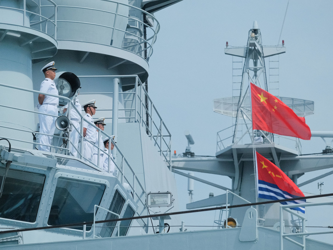 海軍83艦編隊離開香港，結束為期三日的艦艇開放活動。（政府新聞處）