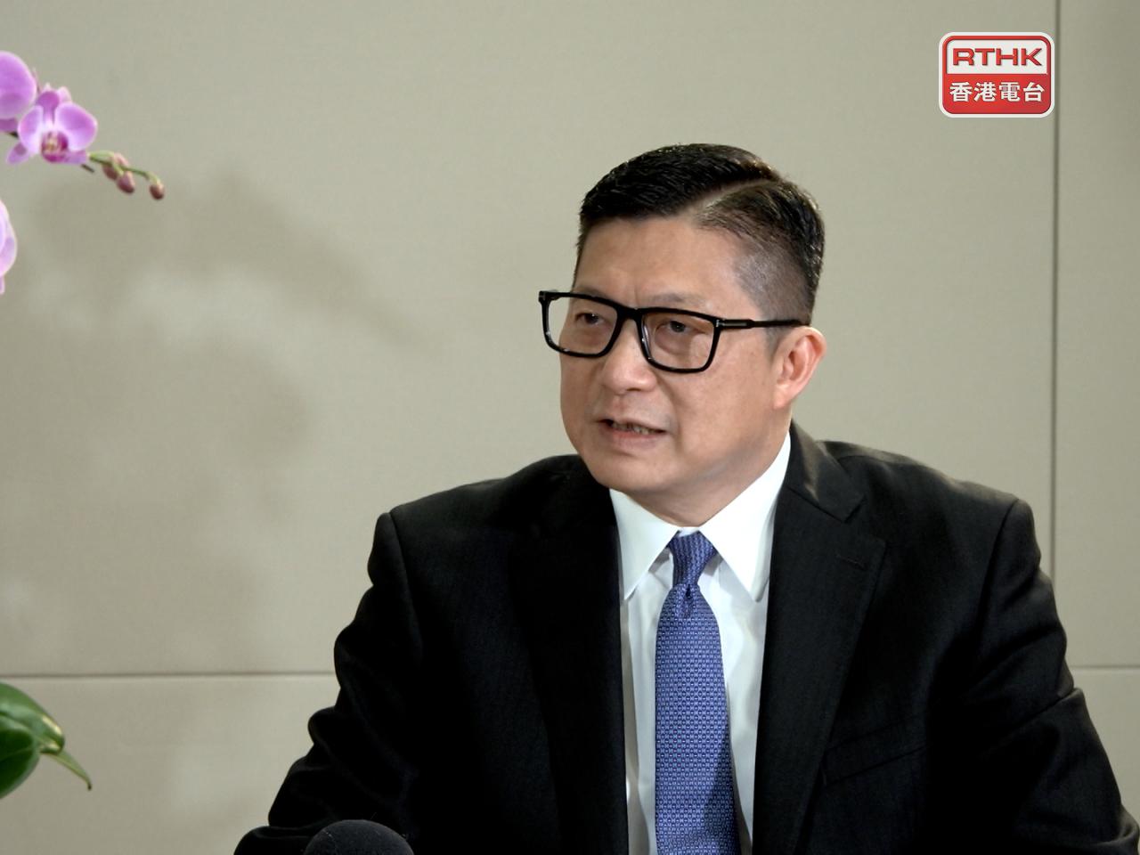 鄧炳強說，在當前複雜的地緣政治局勢下，國安風險依然存在。（港台圖片）