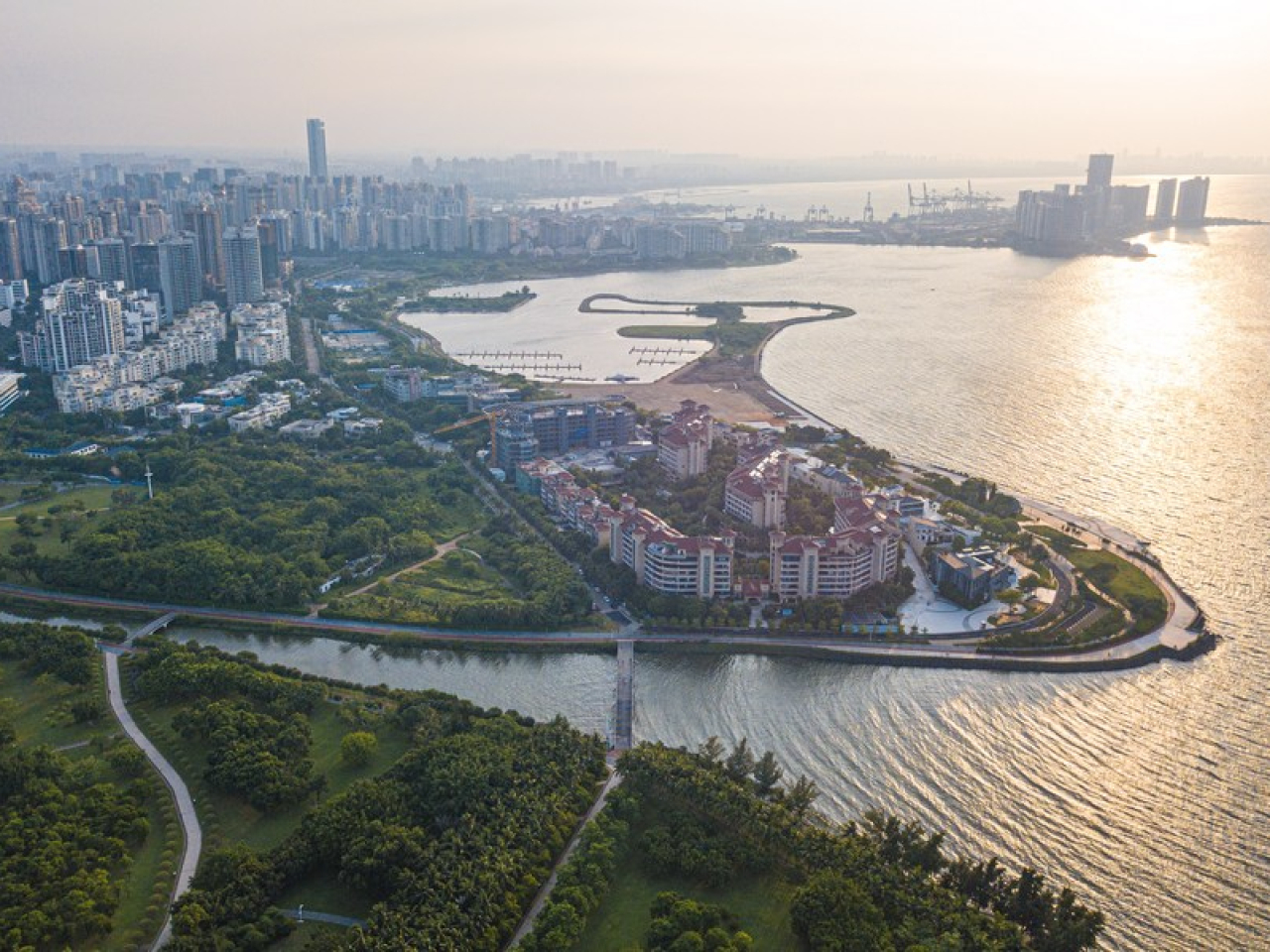 Provincial capital Haikou plans to halt all schools, work and transport from Saturday afternoon to Sunday. File photo: Xinhua