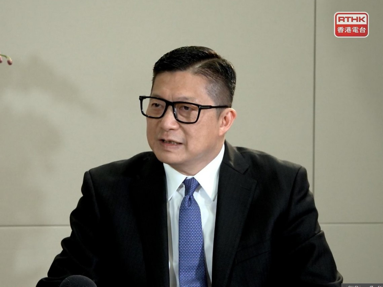鄧炳強表示，目前打擊追風逐浪行為並非無法可依。（港台圖片）