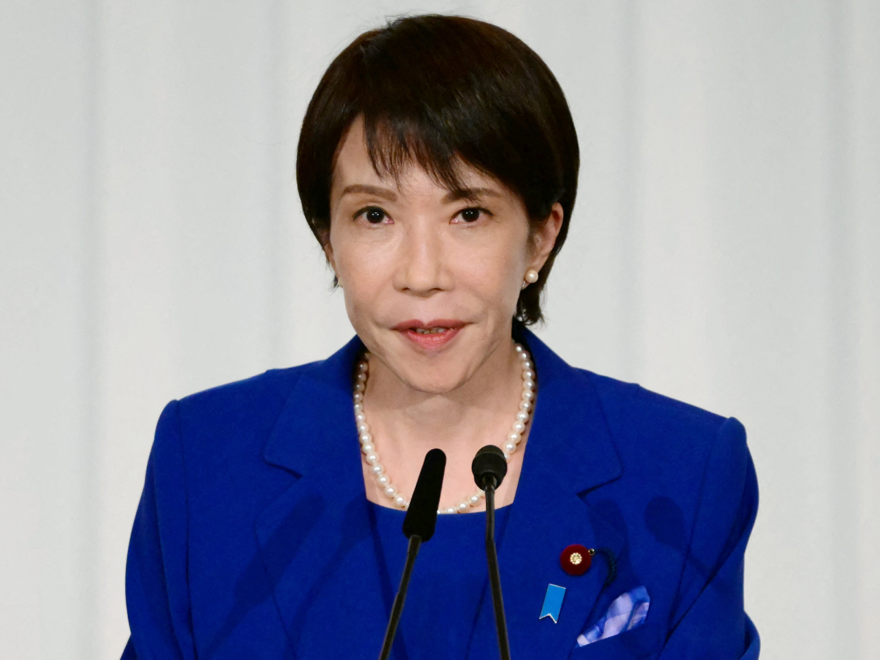 高市早苗當選自民黨總裁後舉行記者會。(路透社)