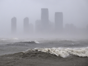 Thousands evacuated as Matmo lashes south China