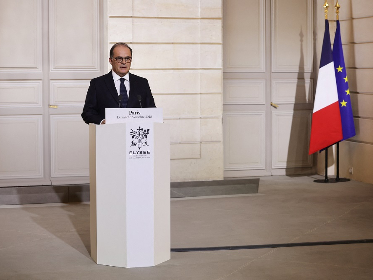 French Secretary-General of the Elysee Palace, Emmanuel Moulin, announces the names of the ministers who make up the new cabinet. Photo: Reuters