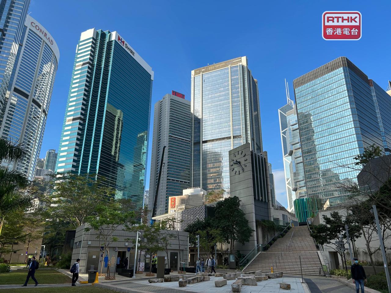 許正宇稱香港管理資產規模逾4萬億美元，六成來自內地及香港以外，香港成國際資管中心。（港台圖片）