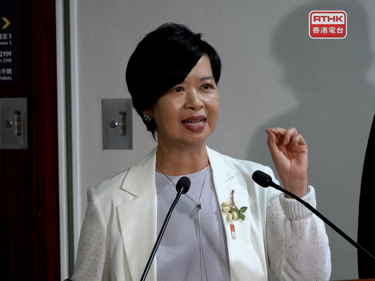 何永賢說3個簡約公屋項目結構裝置發現問題，屬鐵器施工工序問題。（梁禎祥攝）