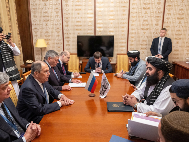 拉夫羅夫會見阿富汗塔利班政府代表。（路透社）