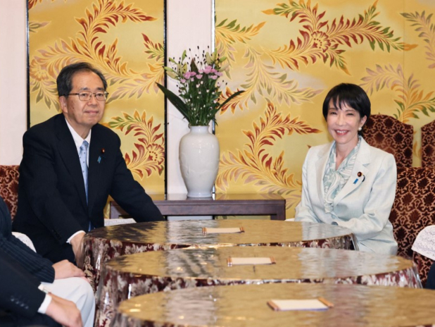 齊藤鐵夫今日會再次與高市早苗會談，圖為兩人日前會晤的情況。（法新社資料圖片）