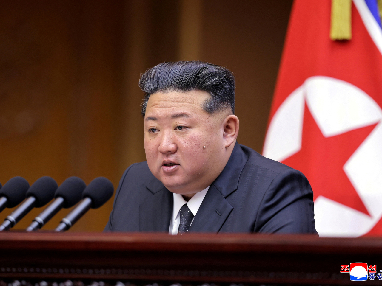 金正恩說勞動黨在種種嚴峻的逆境中，堅持高舉自主性及社會主義旗幟。（路透社資料圖片）