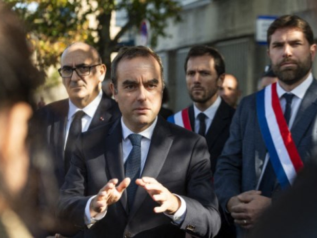 勒科爾尼呼籲各黨派合作,克服政治立場分歧,確保國會趕及在年底前通過預算案。(法新社)