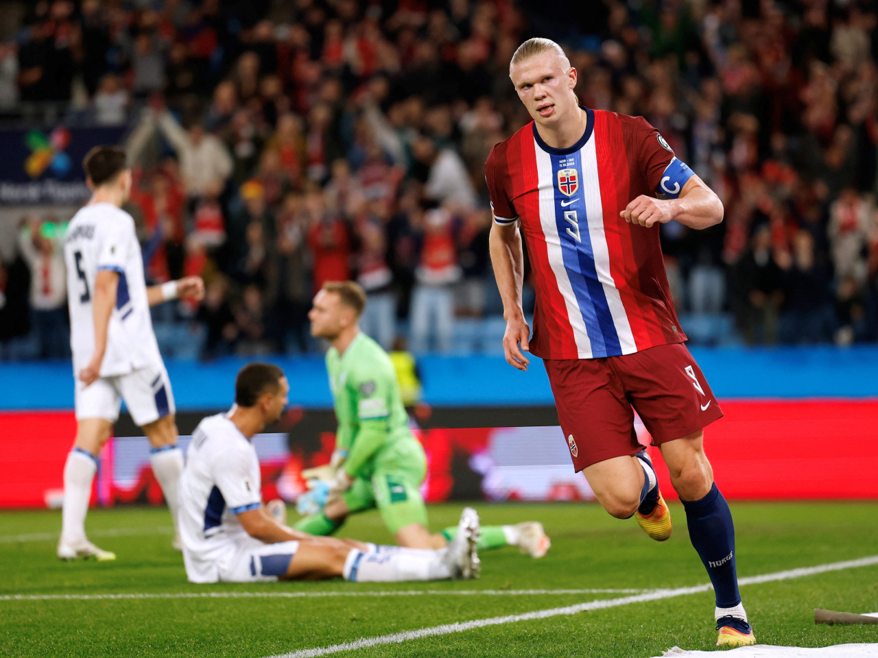 Erling Haaland celebrates scoring Norway's second goal as they ran out 5-0 winners over Israel. Photo: Reuters