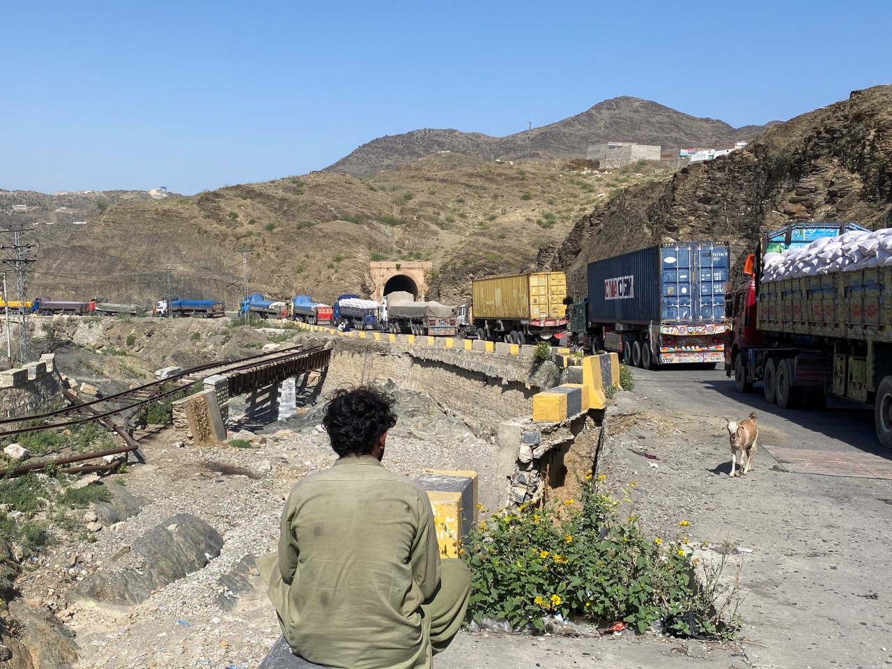 Pakistan has closed border crossings with Afghanistan, following exchanges of fire between the forces of the two countries. Photo: Reuters