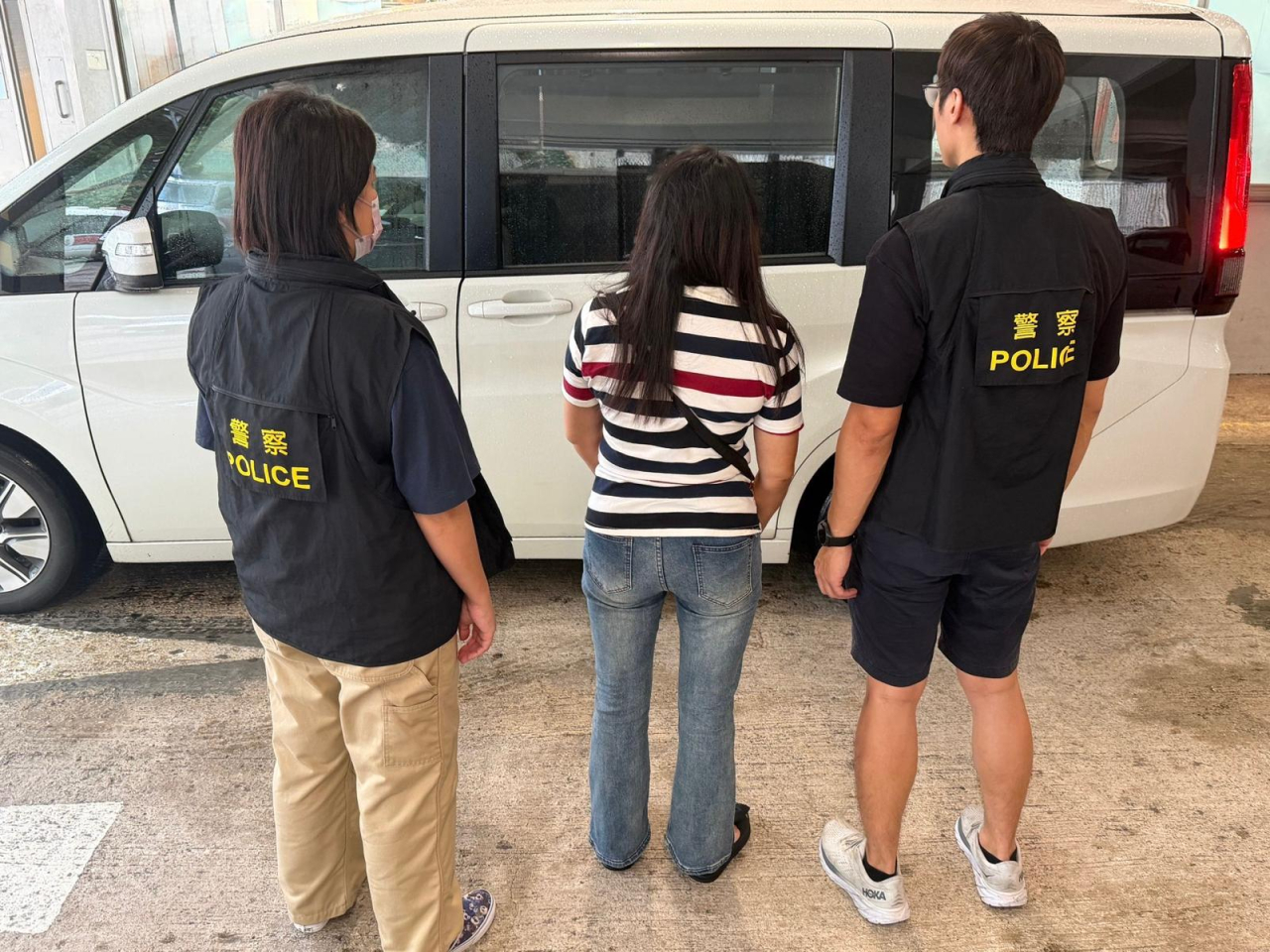 一名49歲內地女子被捕，明日提堂。（警方提供）
