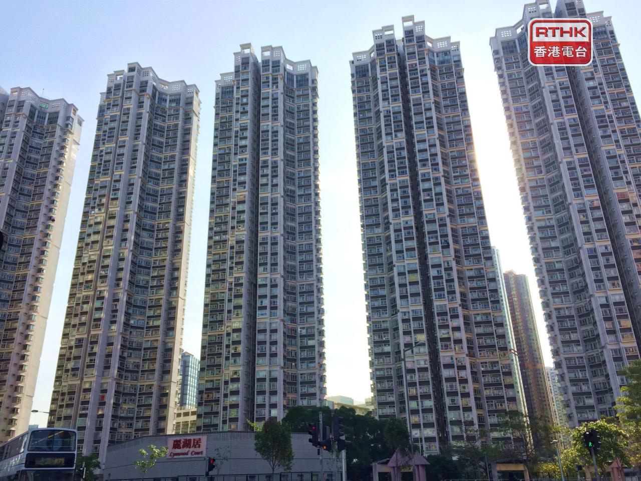 代理數據顯示，過去周末10大屋苑成交宗數跌40%或以上。（港台圖片）
