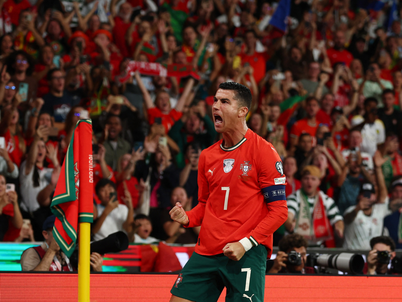 Ronaldo, 40, became the top goalscorer in World Cup qualifying history in Portugal's 2-2 draw with Hungary. Photo: Reuters