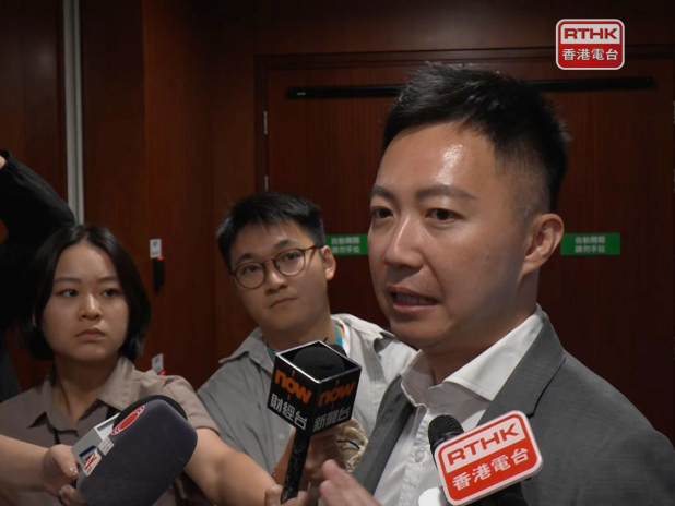 李梓敬說，新民黨是市民支持的政黨，相信能夠在不同平台服務市民。（鍾家銘攝）