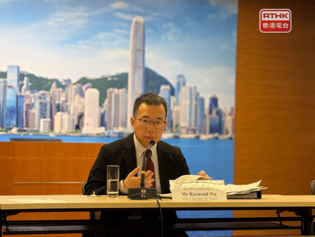 醫務衞生局副秘書長胡偉文表示，隨著人口老化和持續推出新服務，成為醫療開支增加的主要原因。（陳曉筠攝）