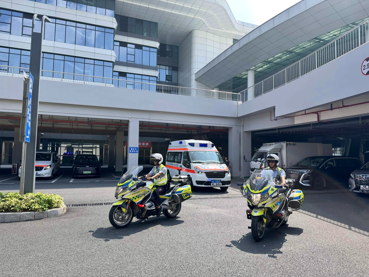 參與演練的南沙跨境救護車由中山大學附屬第一醫院南沙院區出發。（政府新聞處）
