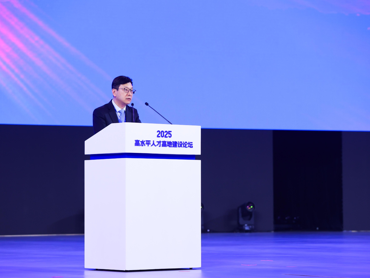 孫玉菡在HICOOL 2025全球創業者峰會高水平人才高地建設論壇上致辭。（政府新聞處）