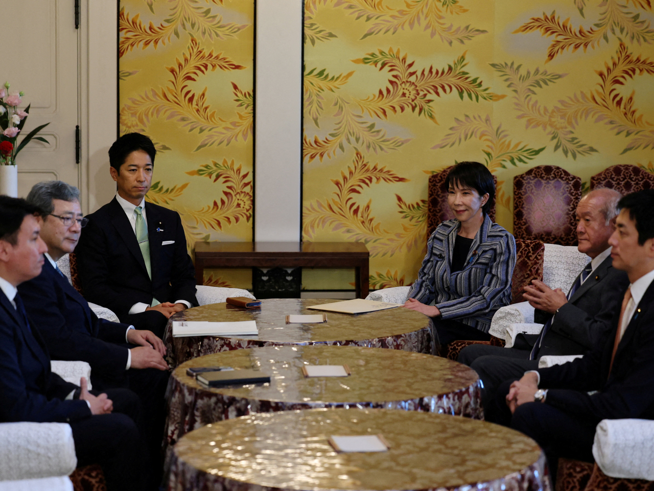 自民黨與維新會高層日前舉行會議，商討聯合執政事宜。（路透社）