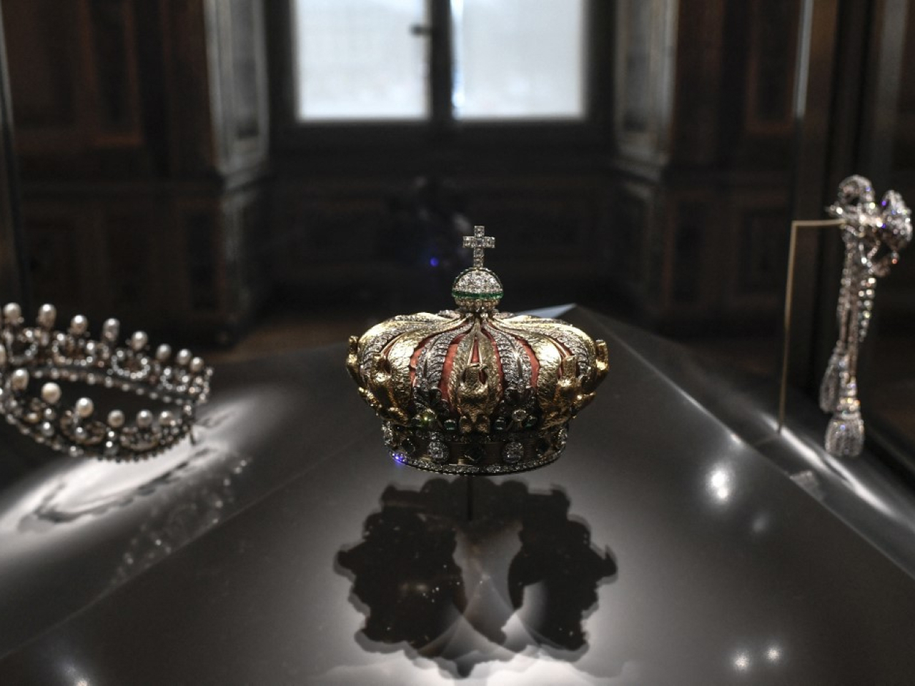 Sources say the diamond and emerald crown of the Empress of the French Eugénie de Montijo was recovered after the thieves dropped it as they made their escape. File photo: AFP