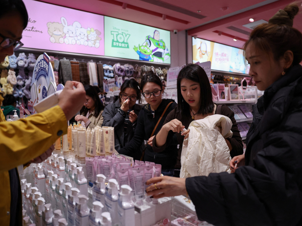 Retail sales, a gauge of consumption, expanded 3 percent in September. File photo: Reuters
