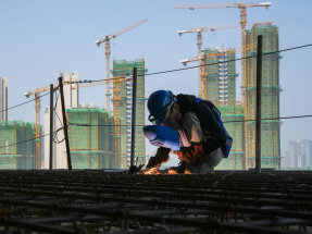 內地今年首3季房地產開發投資按年跌13.9%，跌幅比首8月擴大1個百分點。（新華社資料圖片）