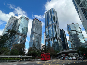 世邦魏理仕報告指出，第3季本港商業地產總投資金額86.5億元，按季跌逾8%，受到流動性收緊影響。（港台圖片）