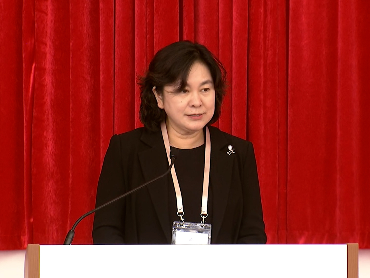 華春瑩致辭時說，國際調解院將為完善國際法律體系，建構人類命運共同體作出貢獻。