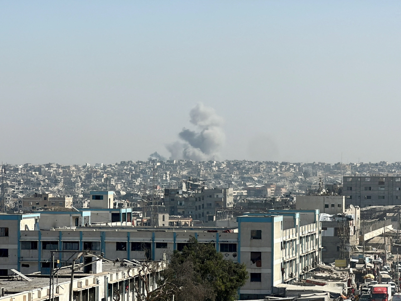 Israel launches an air strike in Khan Younis in southern Gaza. Photo: Reuters