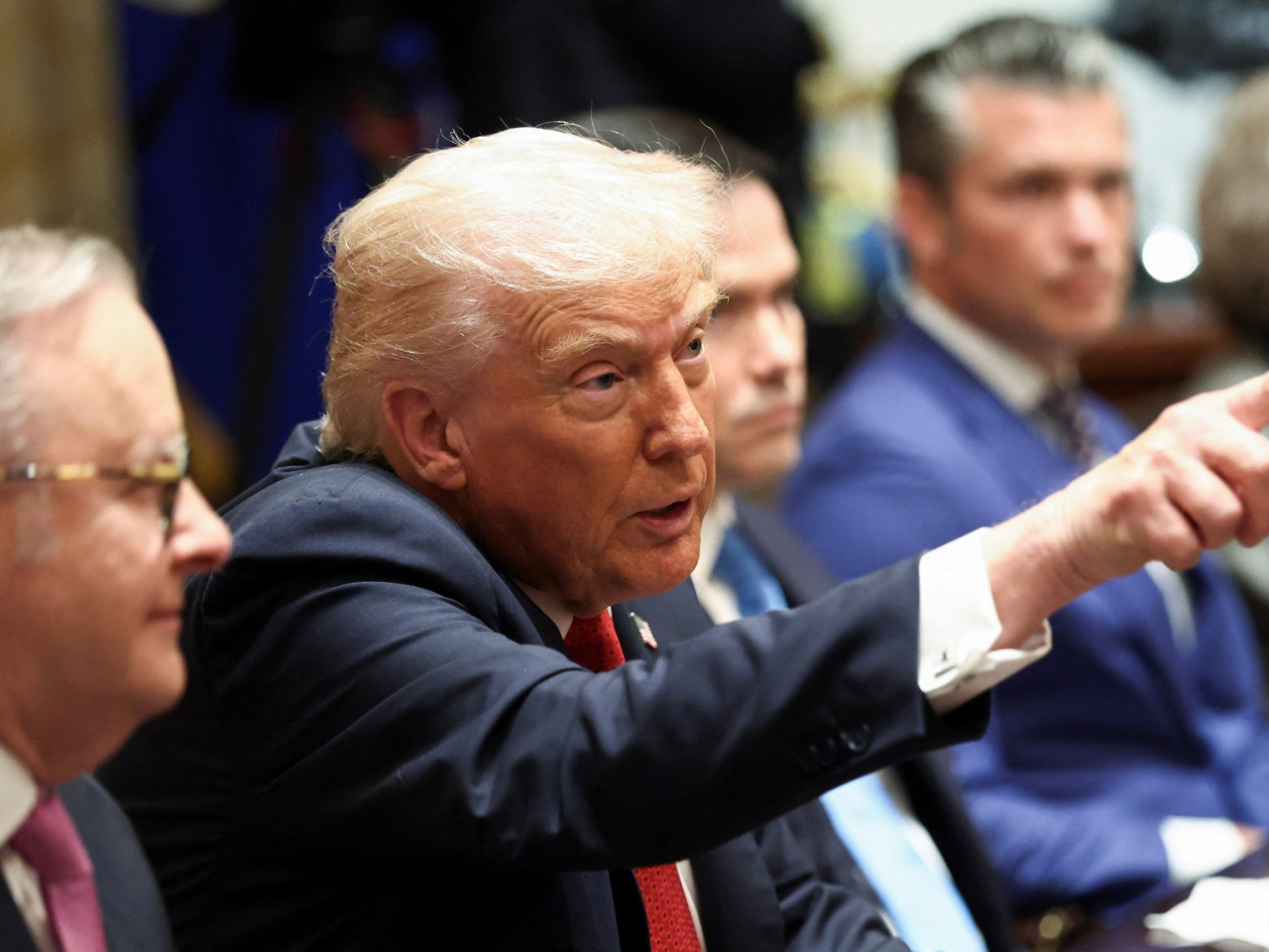 Donald Trump said he has a "great relationship" with Xi Jinping and expected to seal a trade deal when the leaders meet later this month in South Korea. Photo: Reuters