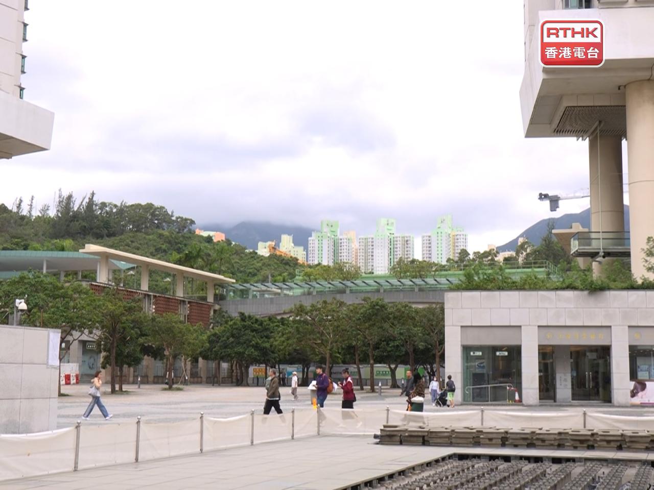 天文台預告在下午6時20分取消所有熱帶氣旋警告信號。（鍾家銘攝）