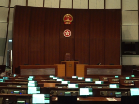 文章指這次選舉的成功舉行，對於加快推動香港由治及興，更好推進符合香港實際高質量民主意義重大、影響深遠。（港台圖片）