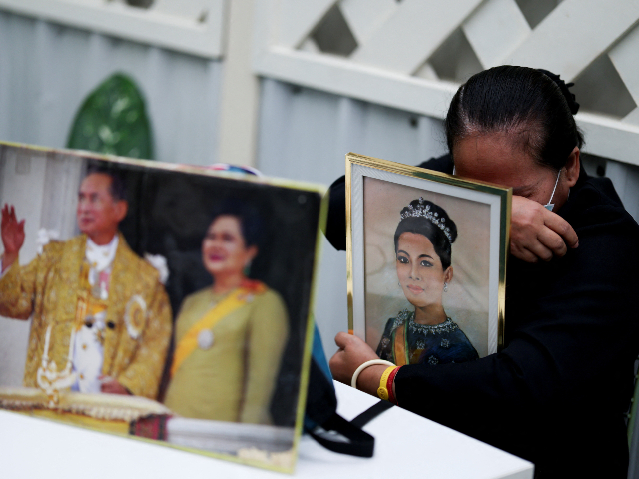 泰國王太后詩麗吉逝世,全國進入哀悼期。(路透社)