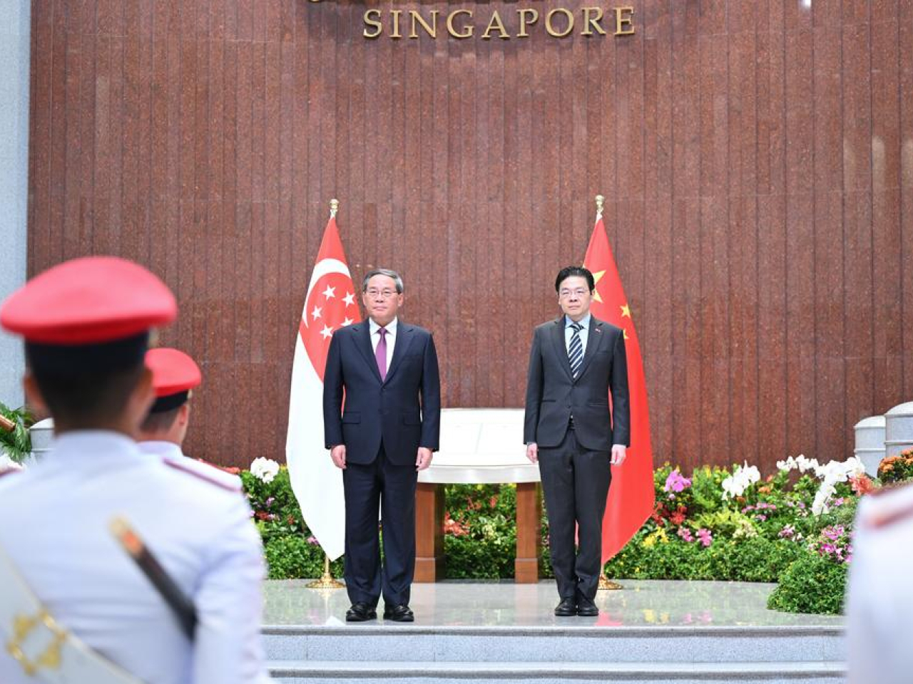 Premier Li Qiang meets with Singapore's Prime Minister Lawrence Wong at the Parliament House of Singapore. Photo: Xinhua