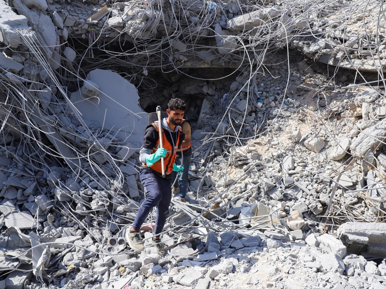 Hamas has warned it will struggle to find the bodies of the remaining hostages in the ruins of Gaza. Photo: Reuters