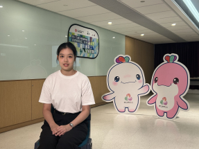 獲選為十五運會和殘特奧會香港賽區禮儀助理的陳穎欣相信，學習服務特殊需要人士的溝通技巧，將有助個人成長及職業發展。（鄧穎琳攝）
