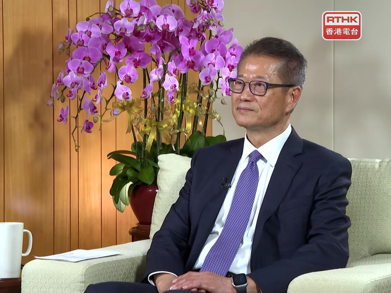 陳茂波下午率領代表團前往沙特阿拉伯利雅得訪問。(港台圖片)