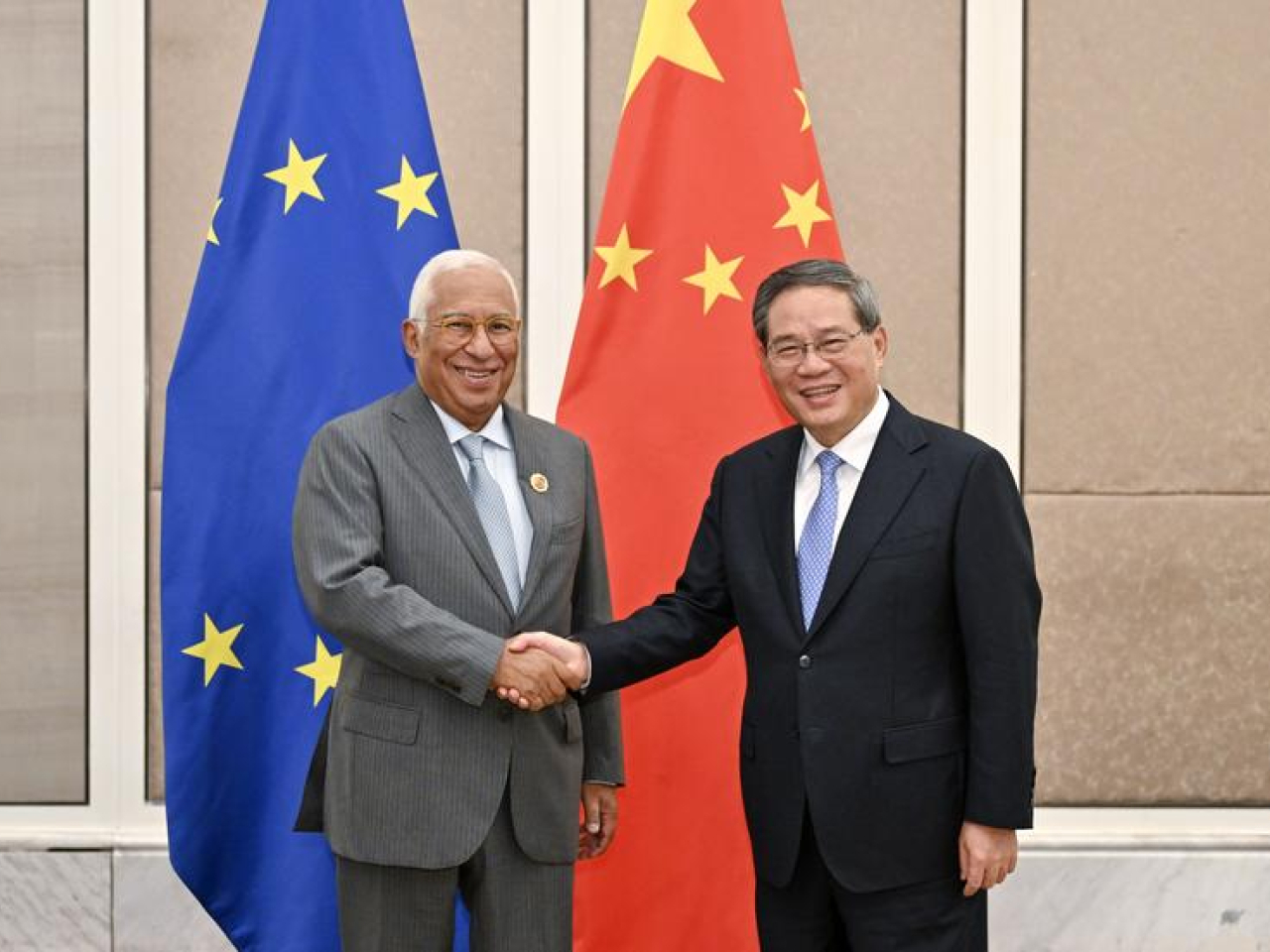 國務院總理李強在馬來西亞吉隆坡會見歐洲理事會主席科斯塔。(新華社)