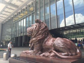 滙控認為，香港住宅物業市場情緒改善，但非住宅物業需求疲弱及供應過剩。（港台圖片）